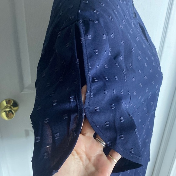 SHEIN Women’s Split Neck Navy Blue Textured Short Sleeve Blouse sz XL NWT - Picture 3 of 6